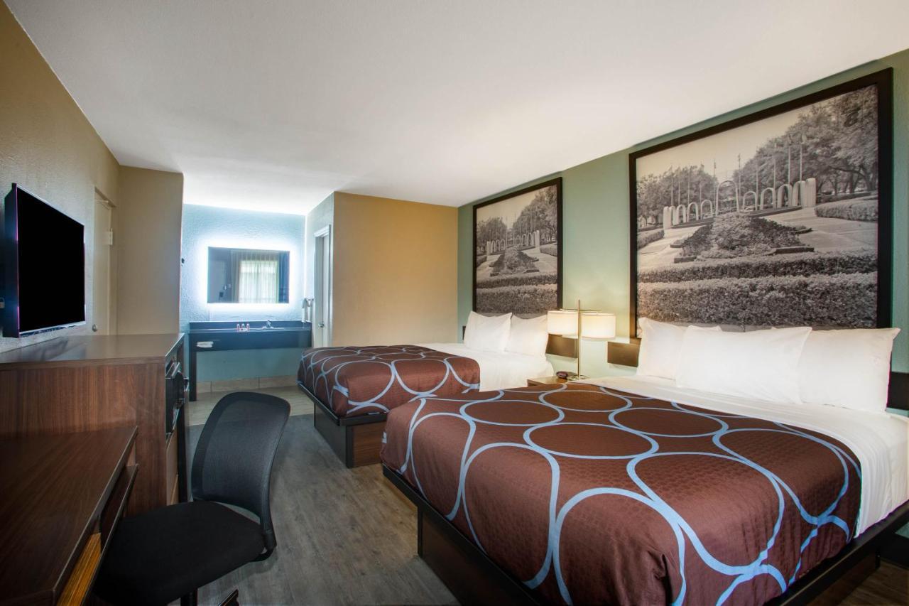 Hotel Super 8 By Wyndham Mobile I-65 Esterno foto