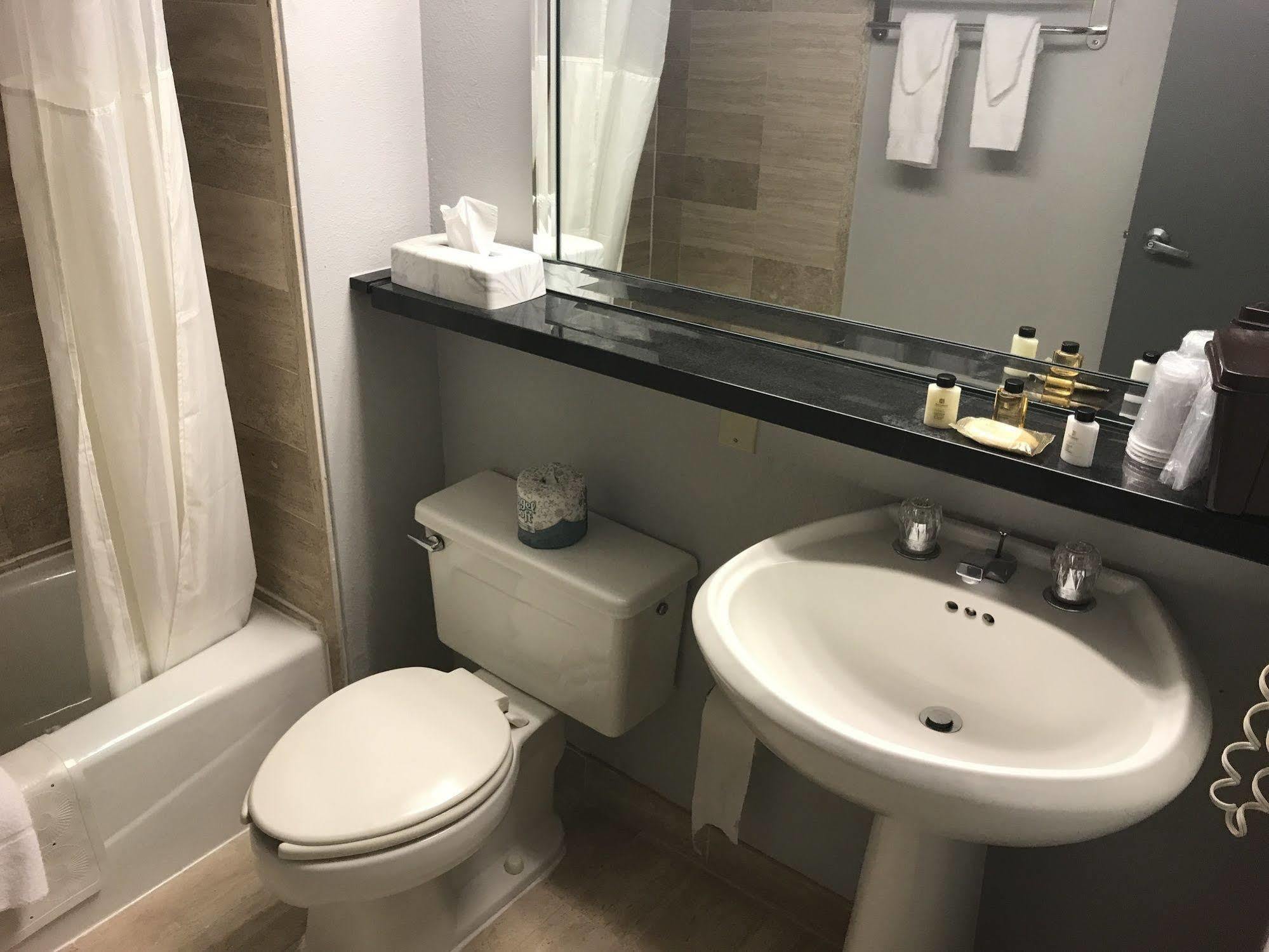 Hotel Super 8 By Wyndham Mobile I-65 Esterno foto
