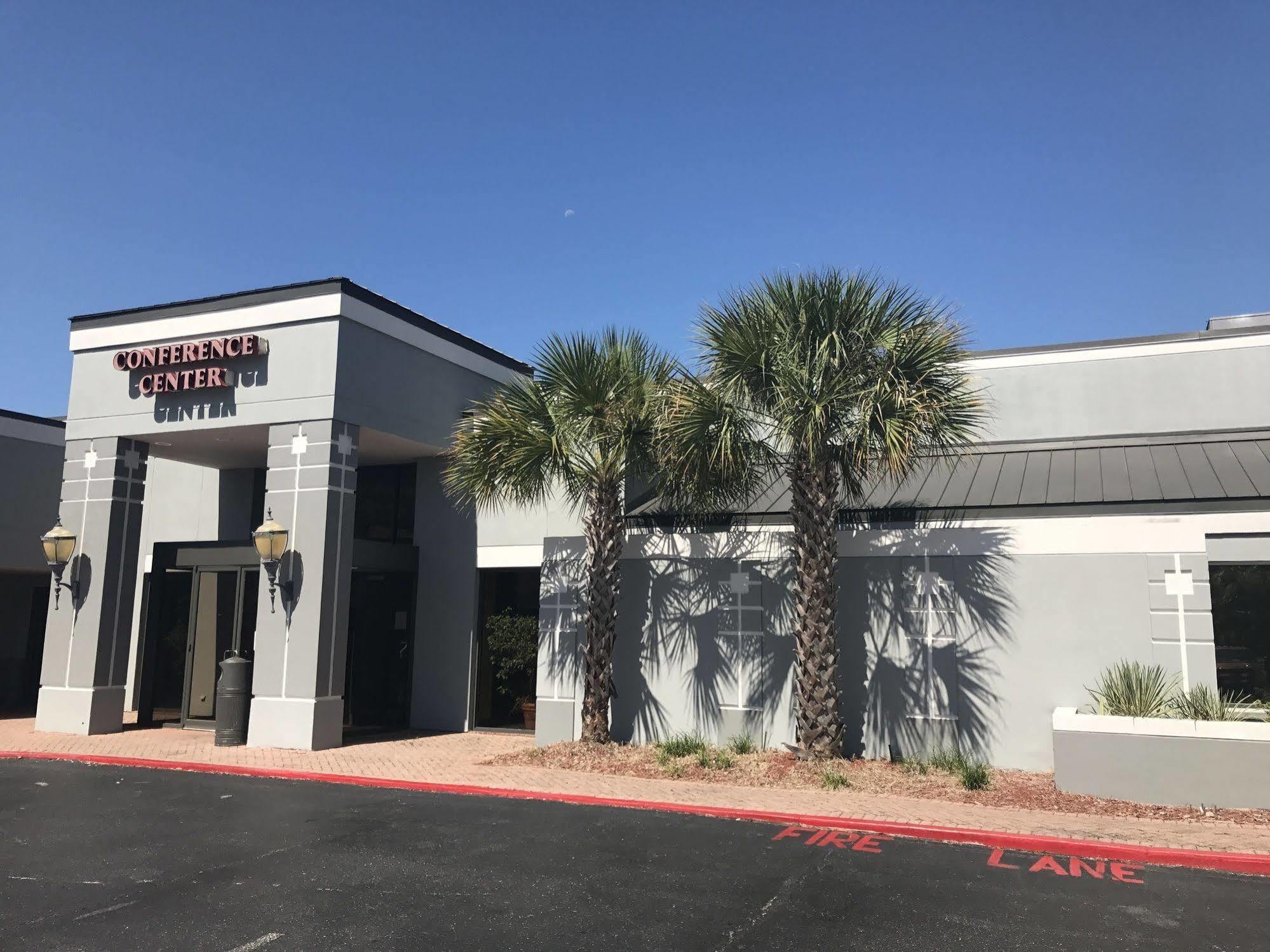 Hotel Super 8 By Wyndham Mobile I-65 Esterno foto